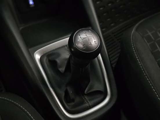 HYUNDAI-HB20-2023