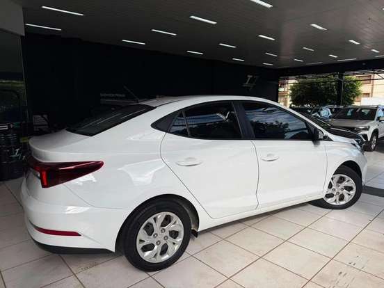 HYUNDAI-HB20S-2024