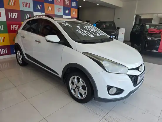 HYUNDAI-HB20X-1.6 16V PREMIUM FLEX 4P AUTOMÁTICO HYUNDAI-HB20X-2014