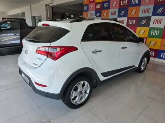 HYUNDAI-HB20X-1.6 16V PREMIUM FLEX 4P AUTOMÁTICO HYUNDAI-HB20X-2014