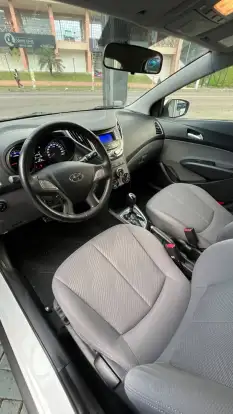 HYUNDAI-HB20X-2013