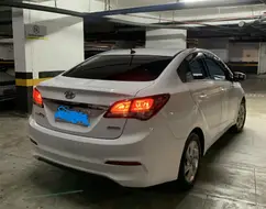 HYUNDAI HB20S 1.6 COMFORT PLUS 16V FLEX 4P AUTOMÁTICO HYUNDAI HB20S 1.6 COMFORT PLUS 16V FLEX 4P AUTOMÁTICO
