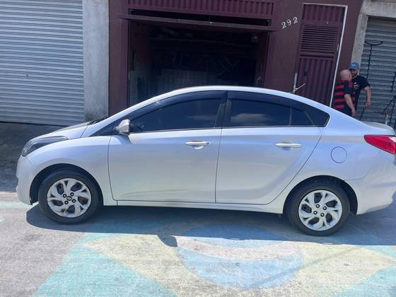 HYUNDAI HB20S 1.6 COMFORT PLUS 16V FLEX 4P MANUAL