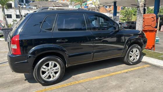 HYUNDAI TUCSON 2.0 MPFI GL 16V 142CV 2WD GASOLINA 4P AUTOMÁTICO