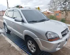 HYUNDAI TUCSON 2.0 MPFI GLS 16V 143CV 2WD FLEX 4P AUTOMÁTICO HYUNDAI TUCSON 2.0 MPFI GLS 16V 143CV 2WD FLEX 4P AUTOMÁTICO