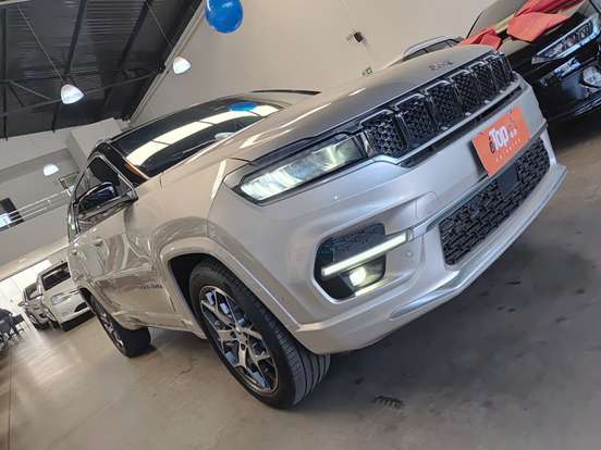 JEEP-COMMANDER-2023