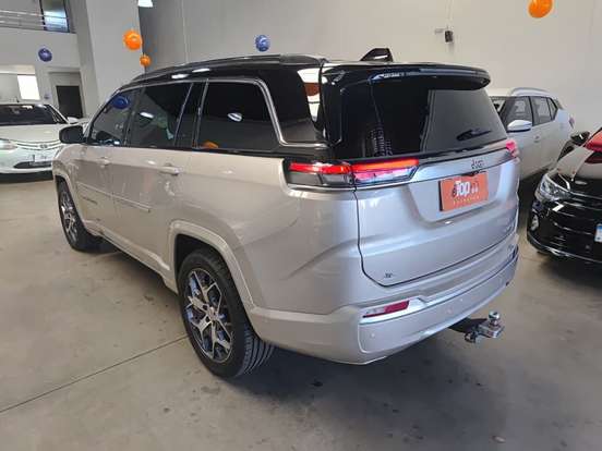 JEEP-COMMANDER-2023