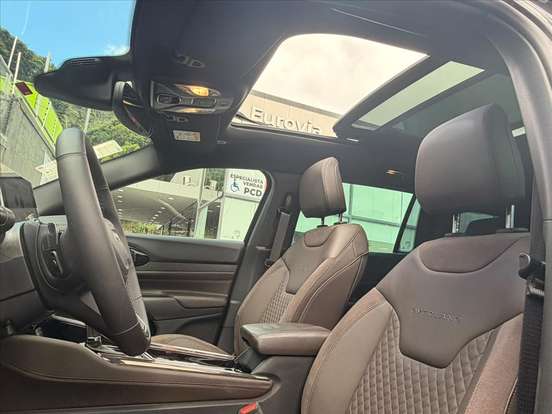 JEEP-COMMANDER-2024