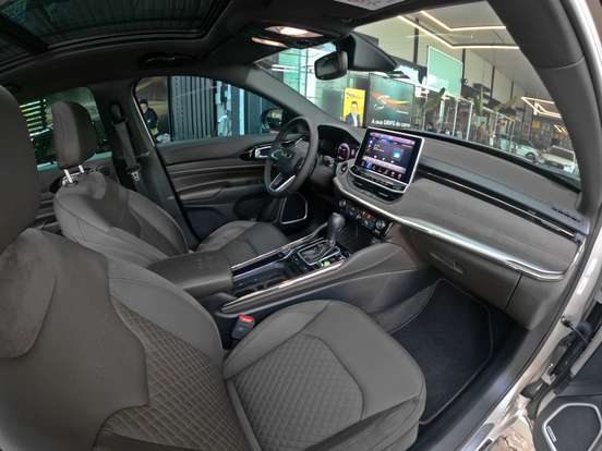 JEEP-COMMANDER-2024