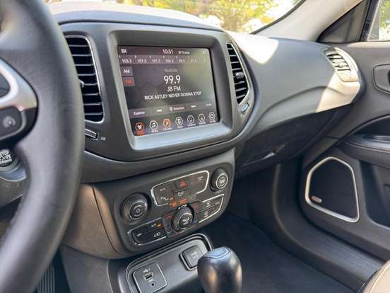 JEEP-COMPASS-2.0 16V FLEX LONGITUDE AUTOMÁTICO JEEP-COMPASS-2020
