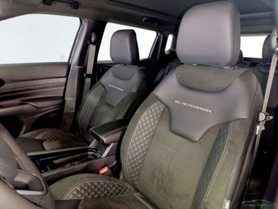 JEEP-COMPASS-2.0 HURRICANE 4 TURBO GASOLINA BLACKHAWK AT9 JEEP-COMPASS-2025