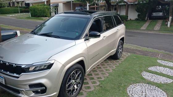 JEEP COMMANDER 2.0 TD380 TURBO DIESEL OVERLAND AT9