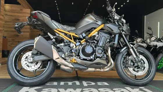 KAWASAKI Z900 