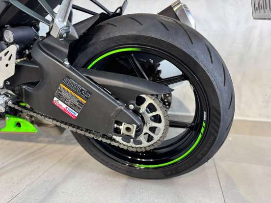 KAWASAKI-NINJA ZX-6R KRT-2025