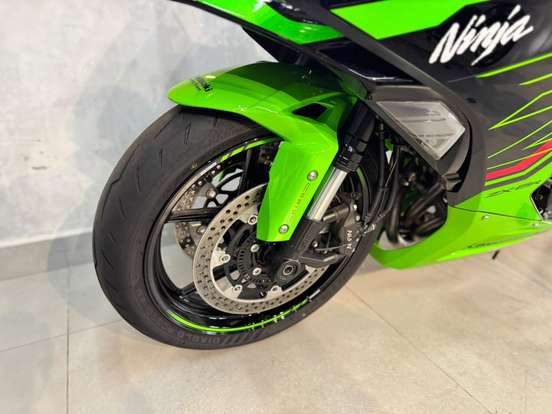 KAWASAKI-NINJA ZX-6R KRT-2025