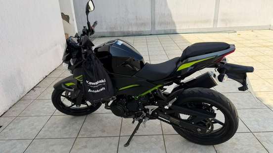 KAWASAKI-Z400-2023