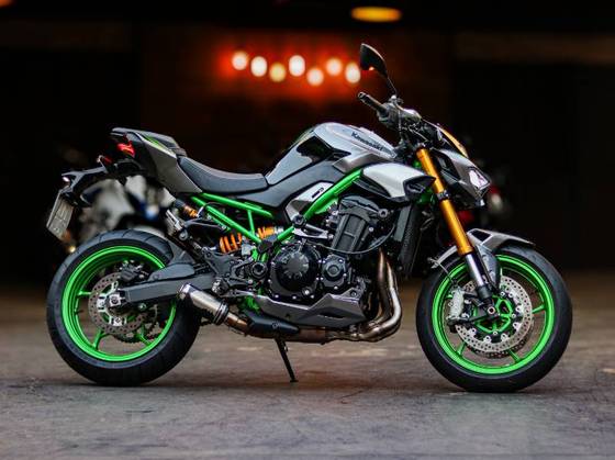 KAWASAKI Z900 R EDITION 