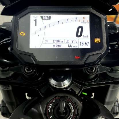 KAWASAKI-Z900-2022
