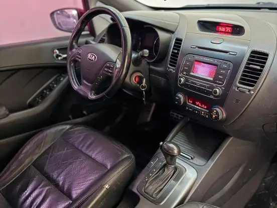 KIA-CERATO-1.6 SX 16V FLEX 4P AUTOMÁTICO KIA-CERATO-2013