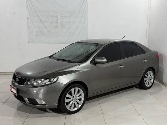 KIA CERATO 1.6 E.213 SEDAN 16V GASOLINA 4P MANUAL