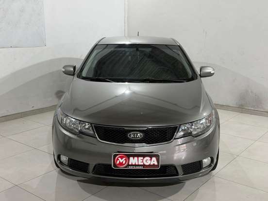 KIA-CERATO-1.6 E.213 SEDAN 16V GASOLINA 4P MANUAL KIA-CERATO-2010