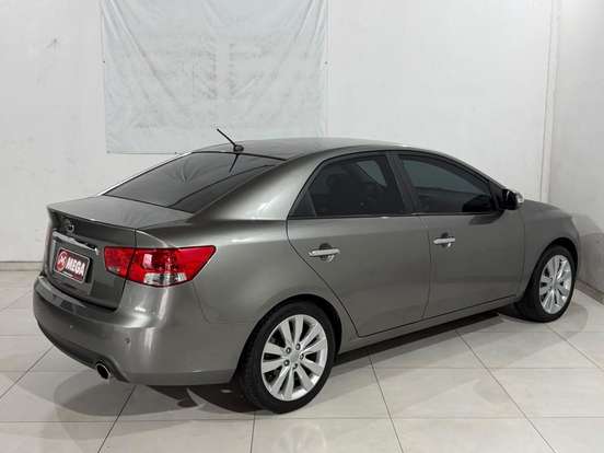 KIA-CERATO-2010
