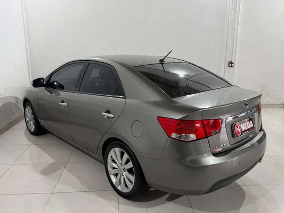 KIA-CERATO-2010