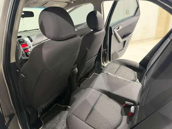 KIA-CERATO-2010