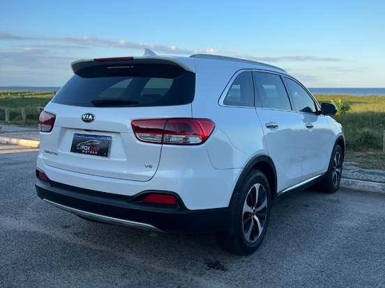 KIA-SORENTO-3.3 V6 GASOLINA EX 7L AUTOMATICO KIA-SORENTO-2015