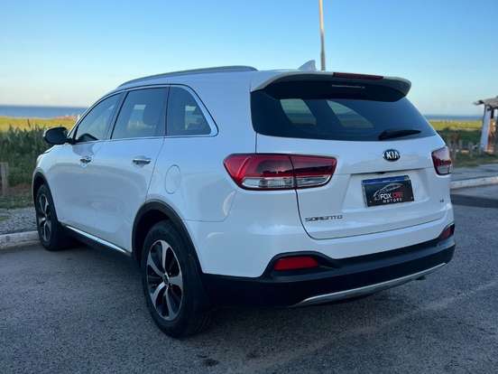 KIA-SORENTO-3.3 V6 GASOLINA EX 7L AUTOMATICO KIA-SORENTO-2015