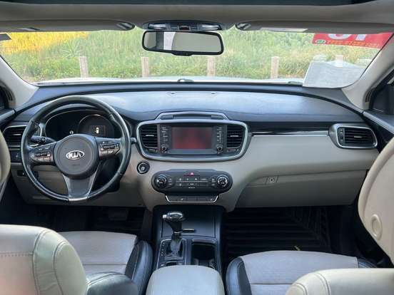 KIA-SORENTO-3.3 V6 GASOLINA EX 7L AUTOMATICO KIA-SORENTO-2015