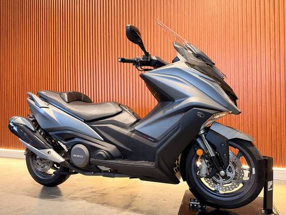 KYMCO AK 550i 