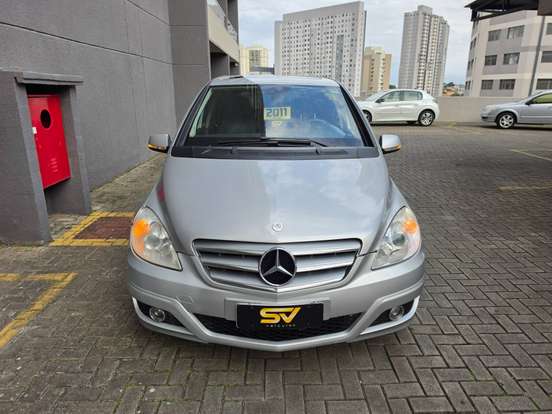 MERCEDES-BENZ-B 180-2010