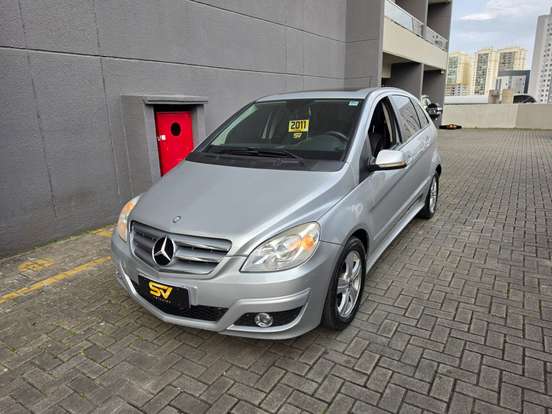 MERCEDES-BENZ-B 180-2010