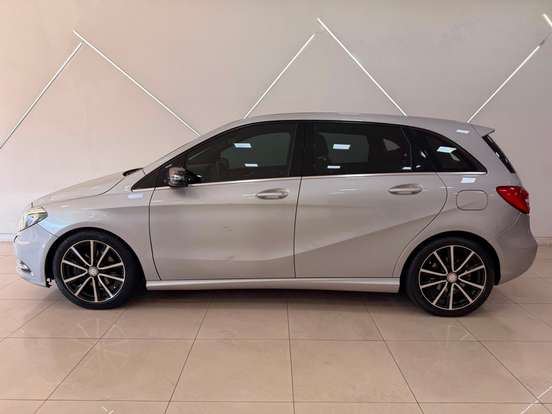 MERCEDES-BENZ-B 200-2012