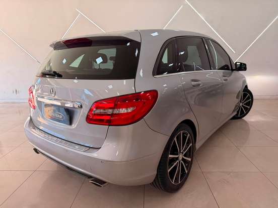 MERCEDES-BENZ-B 200-2012