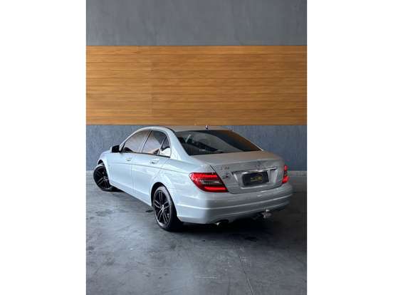 MERCEDES-BENZ-C 180-1.8 CGI CLASSIC 16V TURBO GASOLINA 4P AUTOMÁTICO MERCEDES-BENZ-C 180-2011