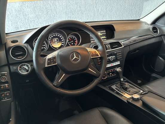 MERCEDES-BENZ-C 180-2011
