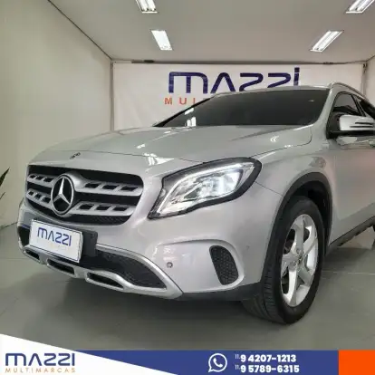 MERCEDES-BENZ-GLA 200-2017