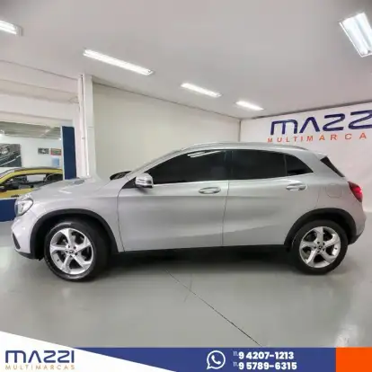MERCEDES-BENZ-GLA 200-2017