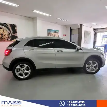 MERCEDES-BENZ-GLA 200-2017