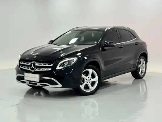 MERCEDES-BENZ-GLA 200-2018