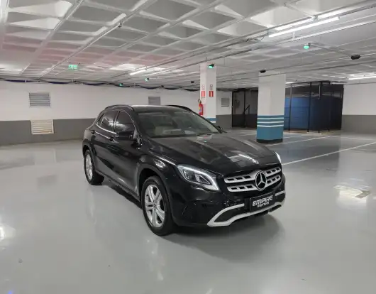 MERCEDES-BENZ-GLA 200-2020