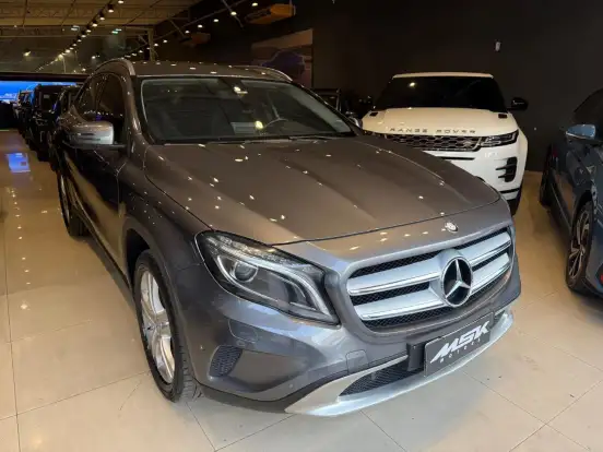 MERCEDES-BENZ-GLA 200-2017