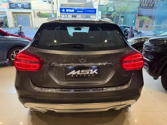 MERCEDES-BENZ-GLA 200-2017