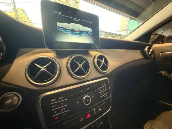 MERCEDES-BENZ-GLA 200-2017