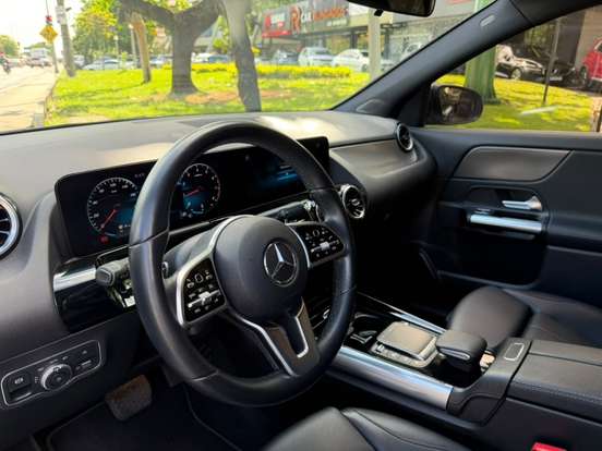 MERCEDES-BENZ-GLA 200-2020