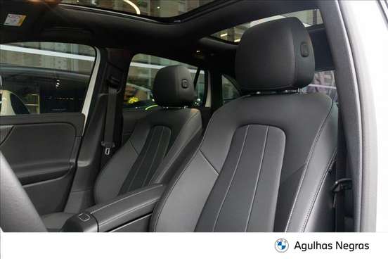MERCEDES-BENZ-GLA 200-2025