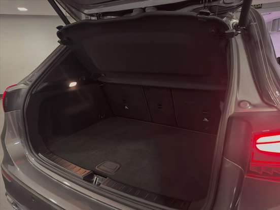 MERCEDES-BENZ-GLA 200-2024