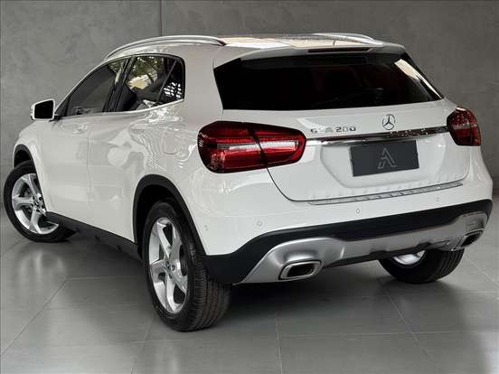 MERCEDES-BENZ-GLA 200-2018